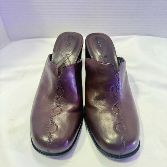 Clarks Brown Mules with Heel and closed toe SZ 7.5 - Picture 2 of 9
